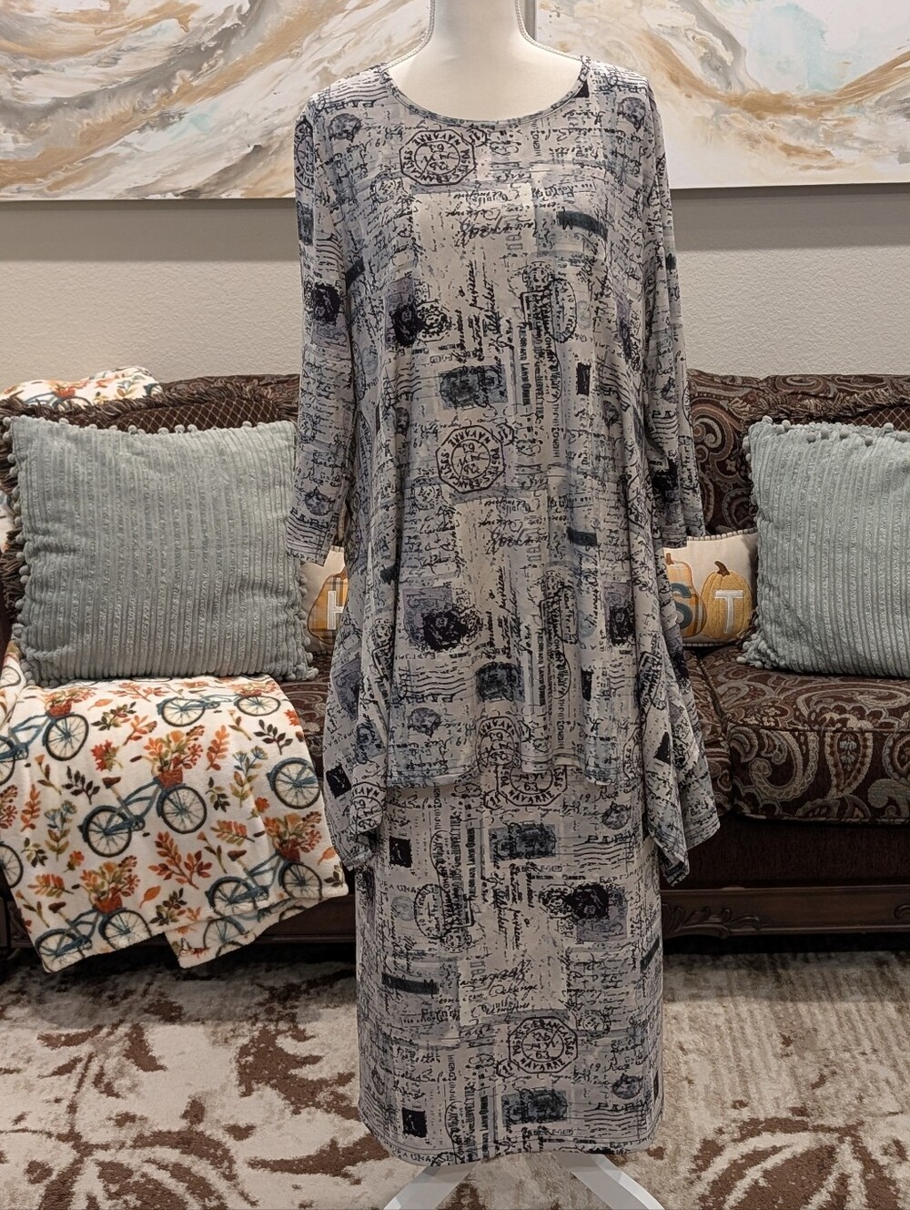 Women's Two-Piece Neutral Gray Printed Skirt Set